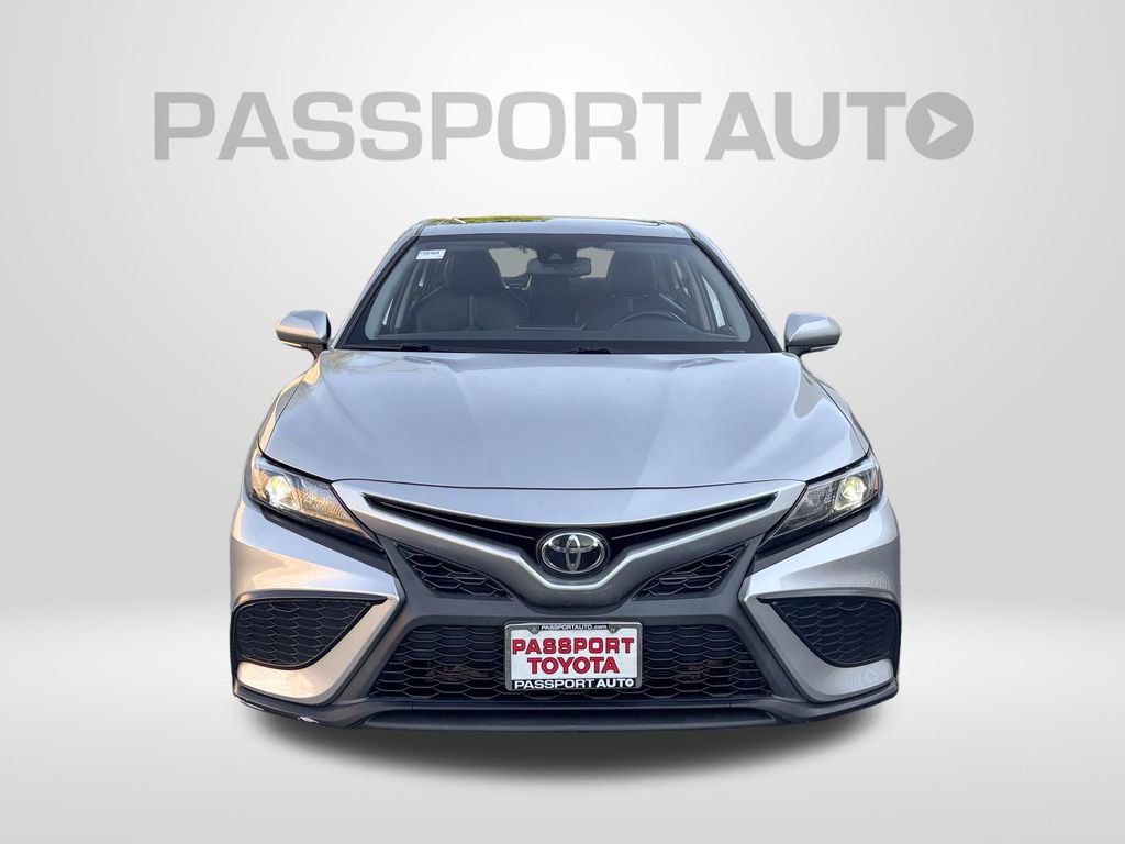 Used 2022 Toyota Camry SE w/ Convenience Package FWD image 14