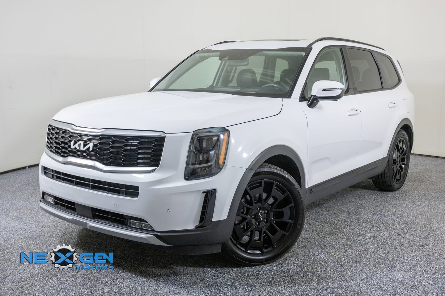 Used 2022 Kia Telluride SX w/ SX Prestige Package AWD/4WD image 3