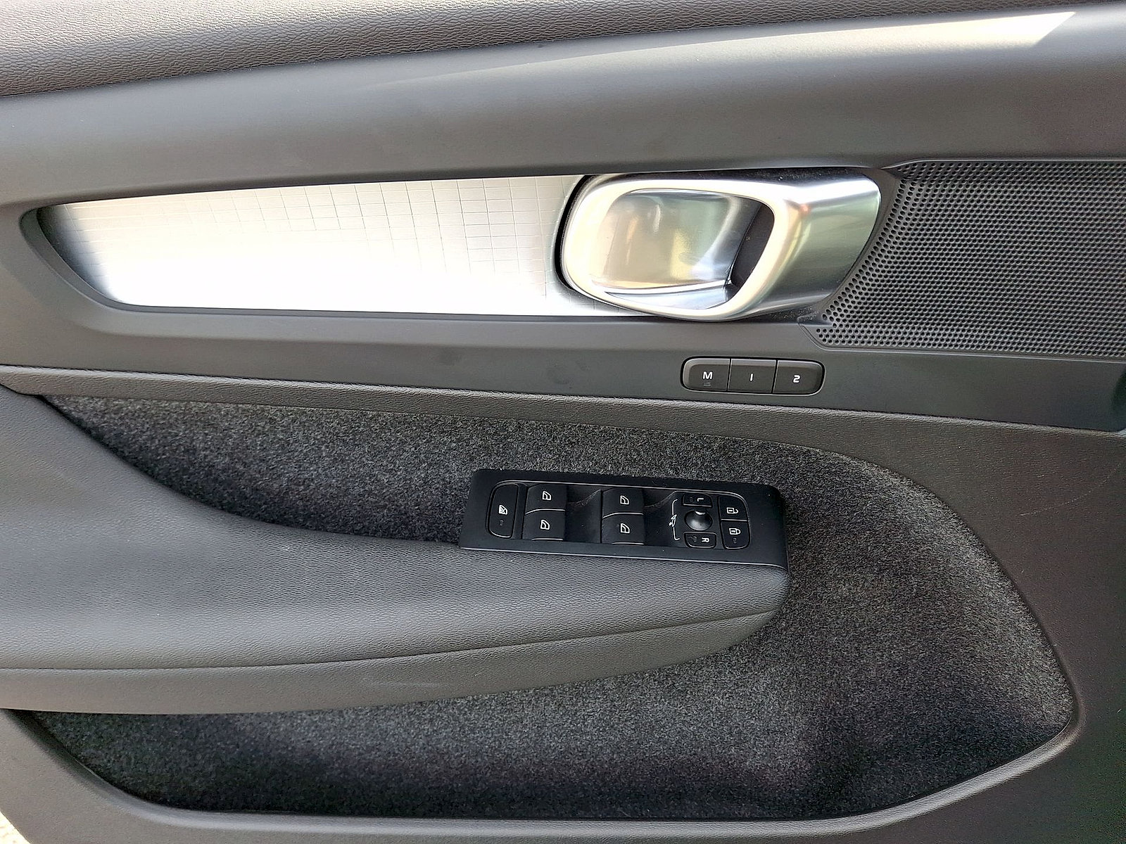 Used 2023 Volvo XC40 B5 Core AWD/4WD image 10