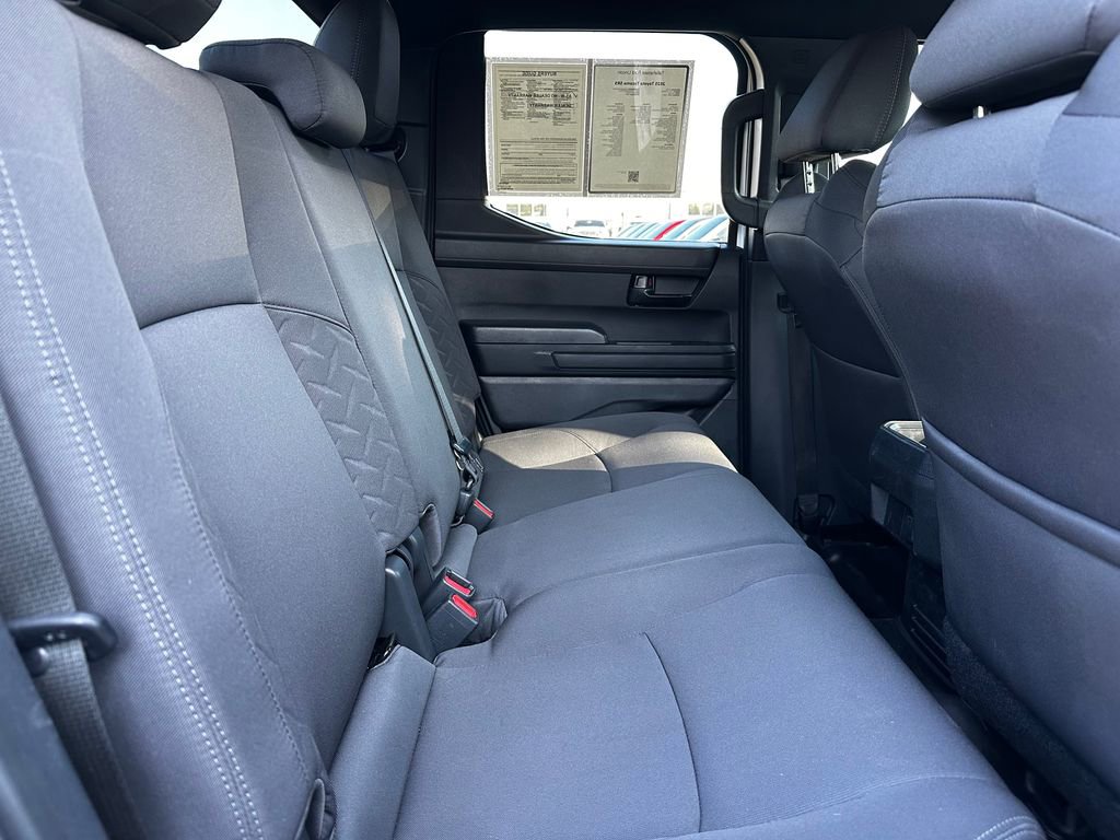 Used 2025 Toyota Tacoma SR5 image 31