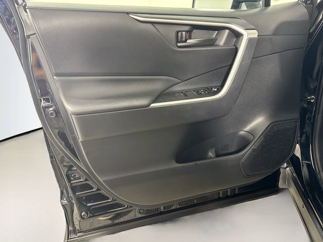 Used 2024 Toyota RAV4 LE AWD/4WD image 12