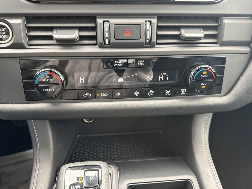 Used 2024 Nissan Pathfinder S image 18