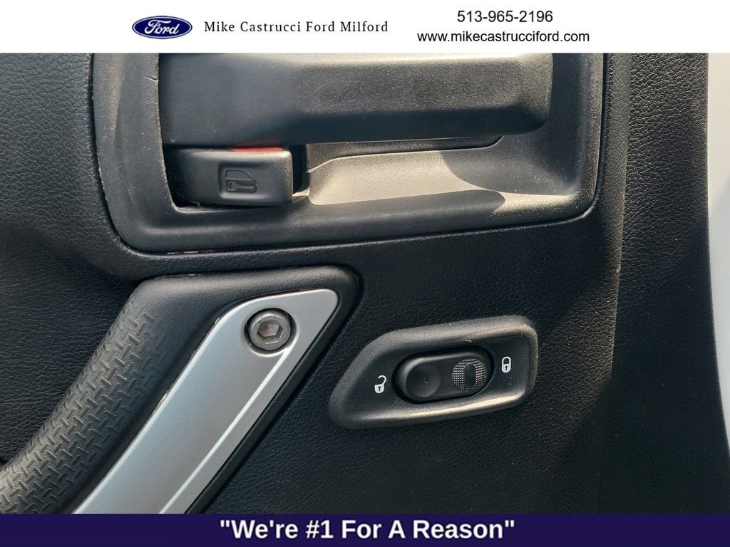 Used 2015 Jeep Wrangler Unlimited Sahara w/ Connectivity Group AWD/4WD image 22