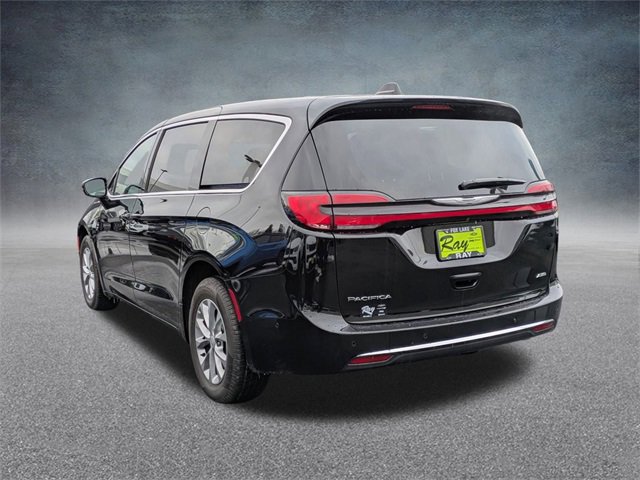 New 2025 Chrysler Pacifica Select w/ Uconnect Theater Family Group image 6