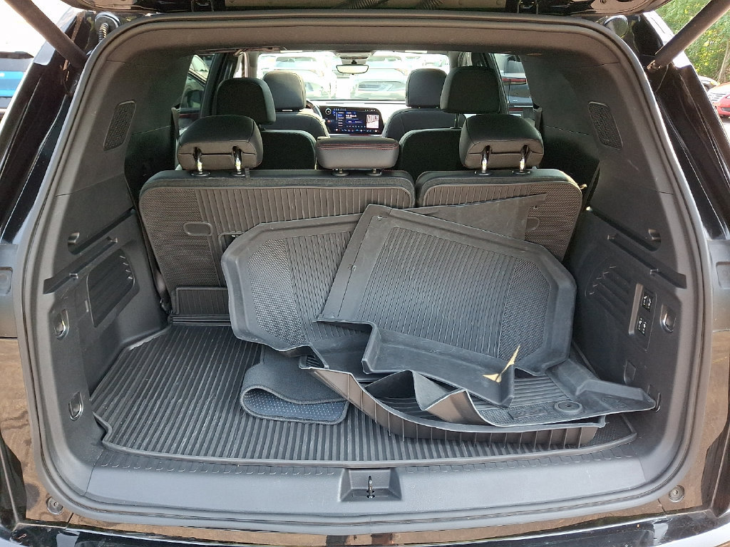 Used 2024 Chevrolet Traverse RS w/ LPO, Floor Liner Package AWD/4WD image 30