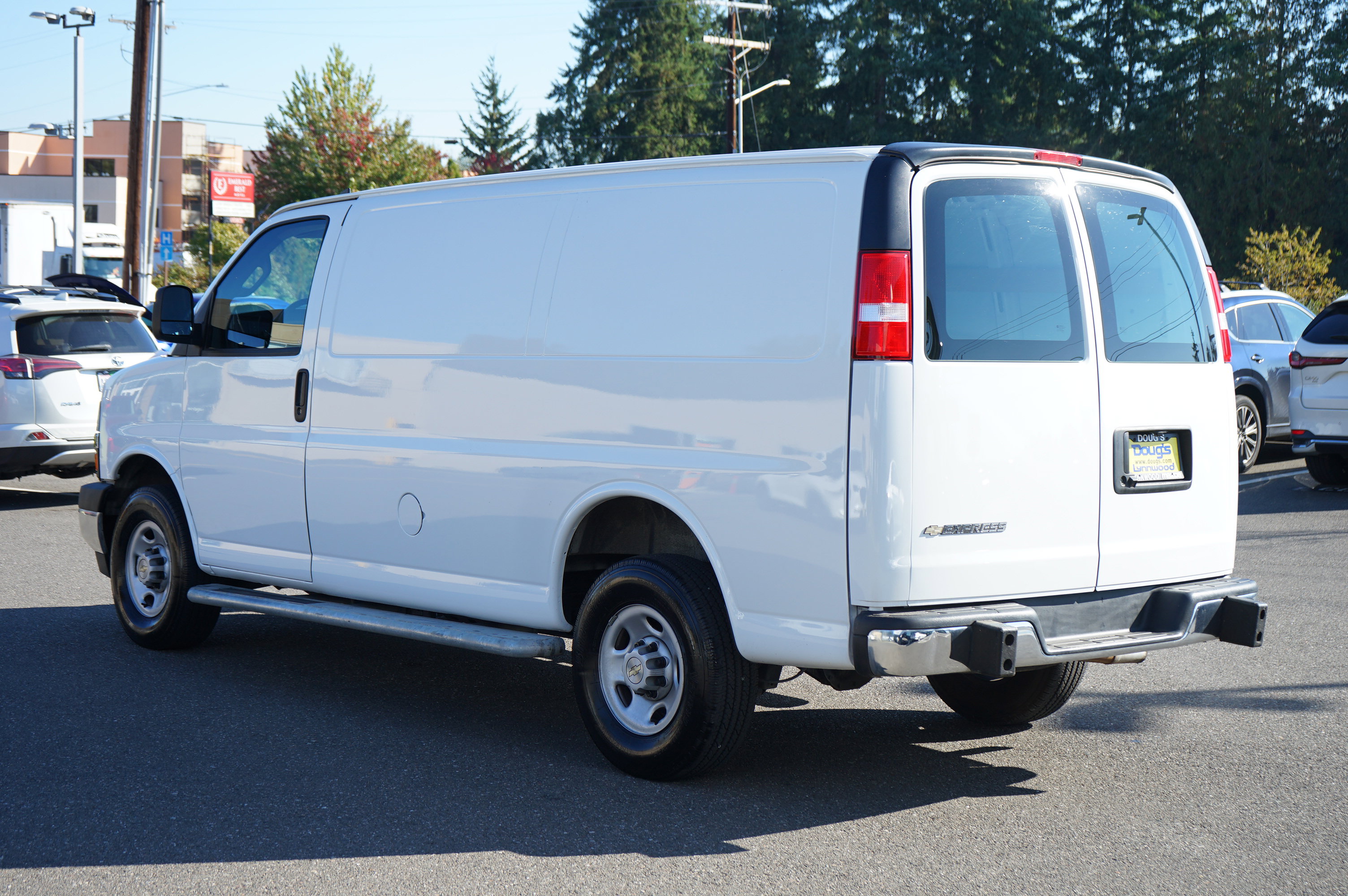Used 2024 Chevrolet Express 2500 w/ Driver Convenience Package image 7