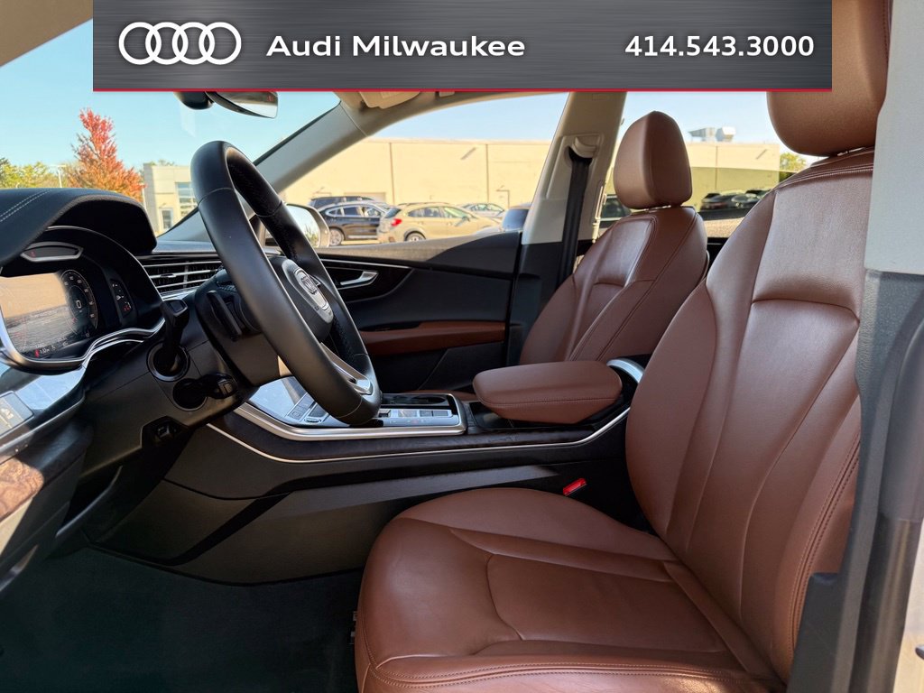 Used 2023 Audi Q8 Premium w/ Convenience Package AWD/4WD image 5