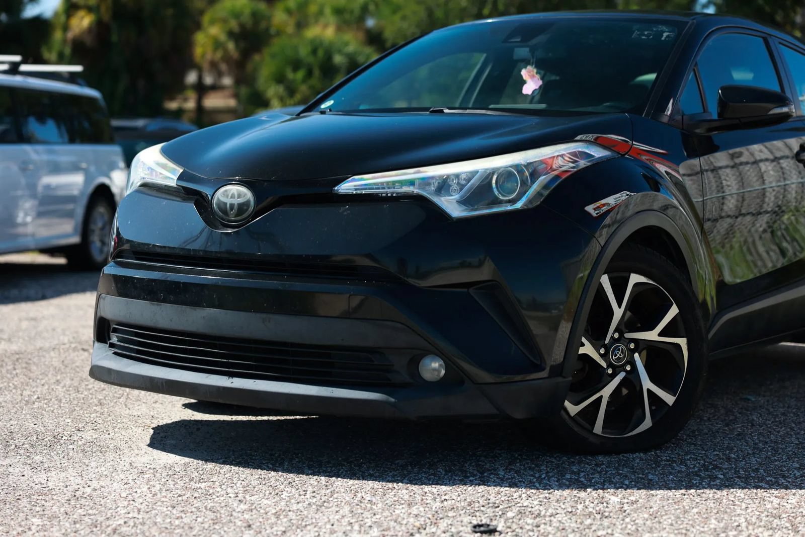 Used 2018 Toyota C-HR XLE FWD image 16