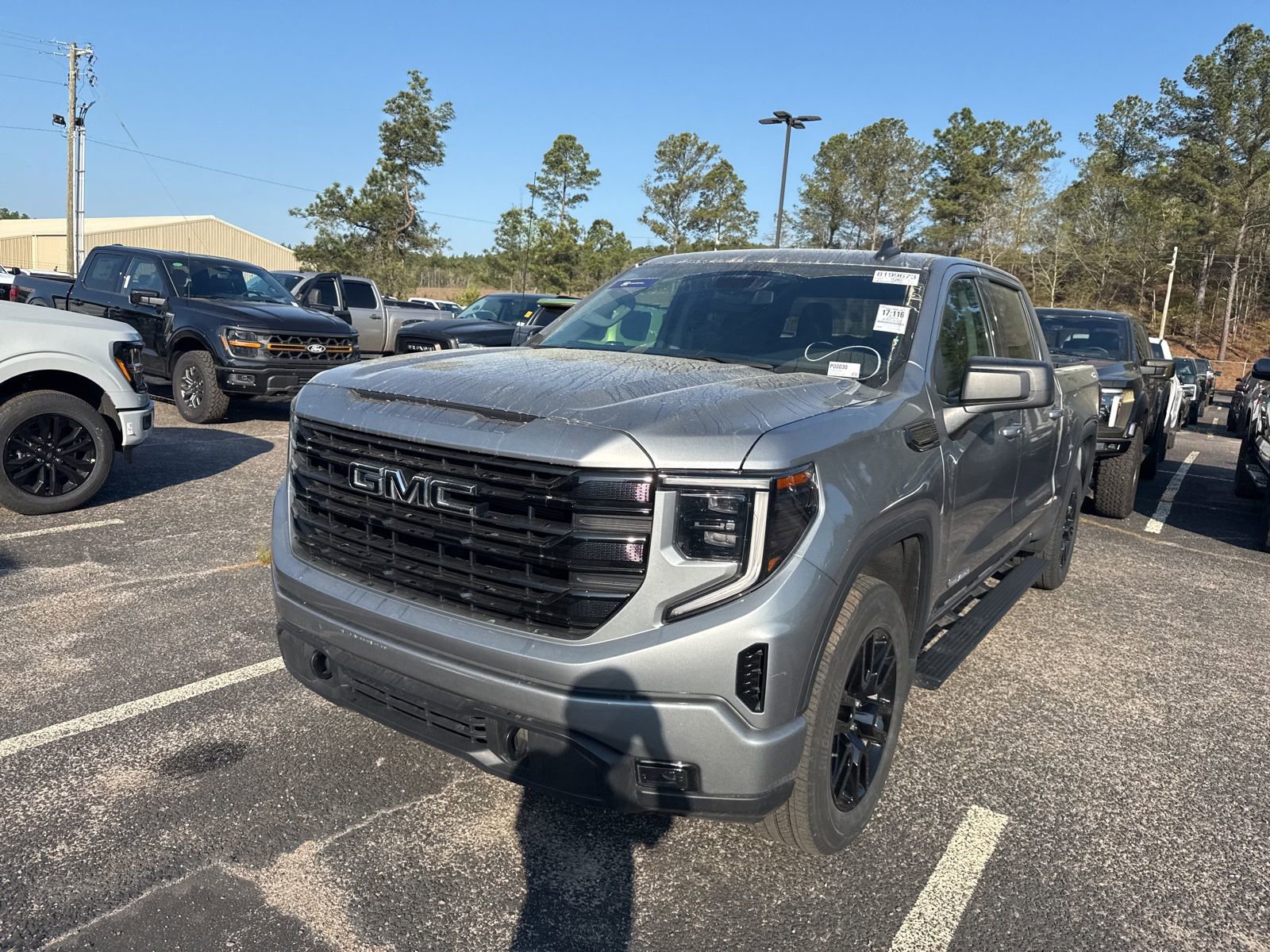 Used 2023 GMC Sierra 1500 Elevation image 3