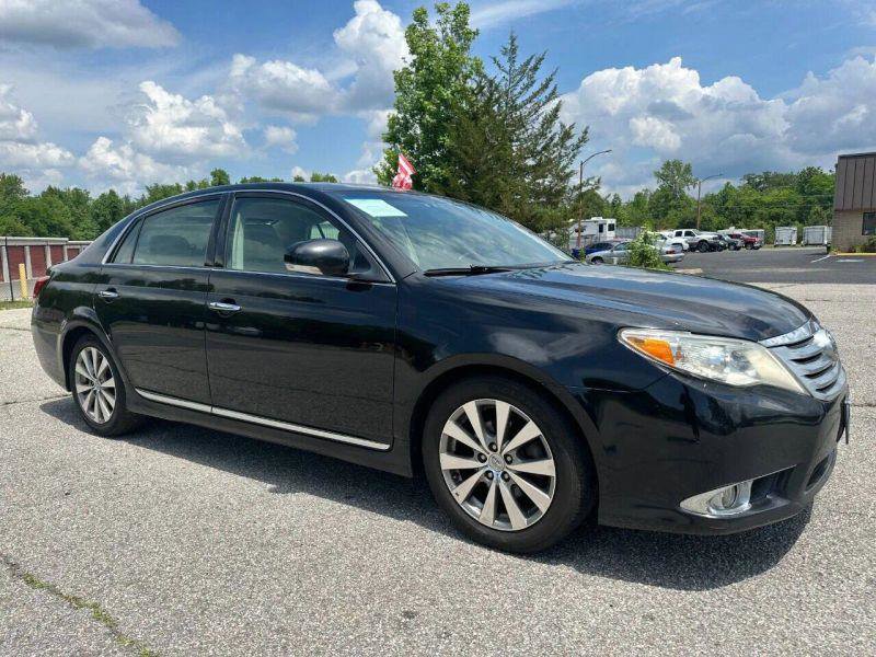 Used 2011 Toyota Avalon Limited FWD image 2