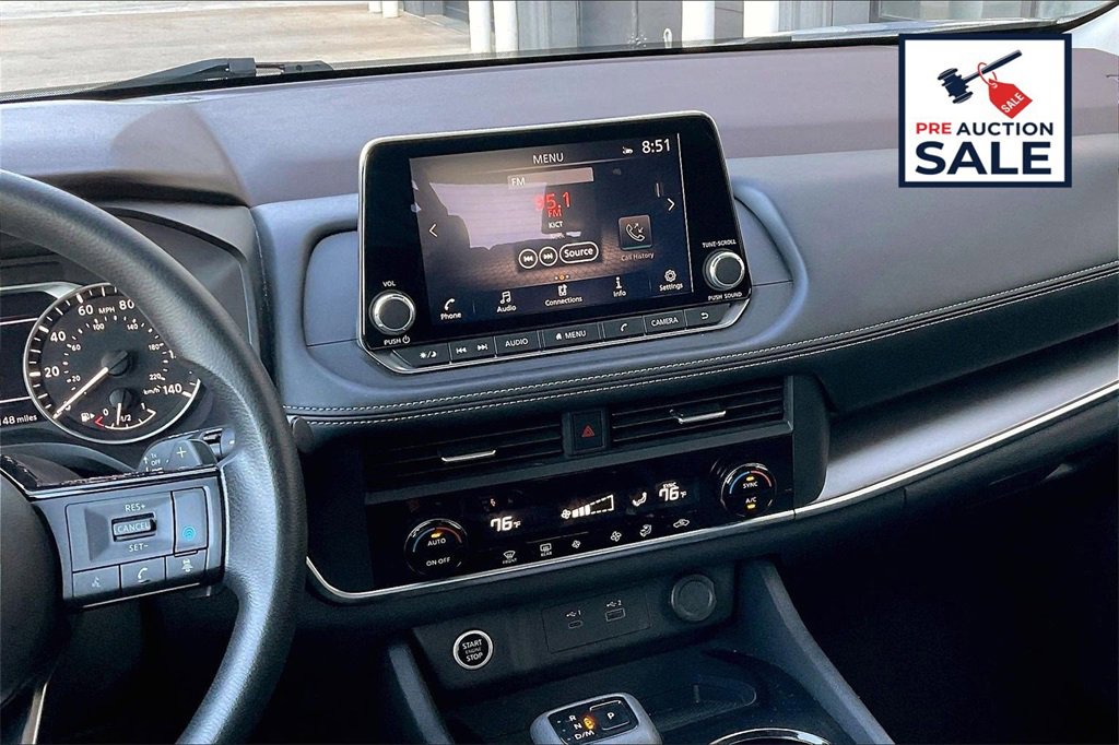 Used 2023 Nissan Rogue SV image 6