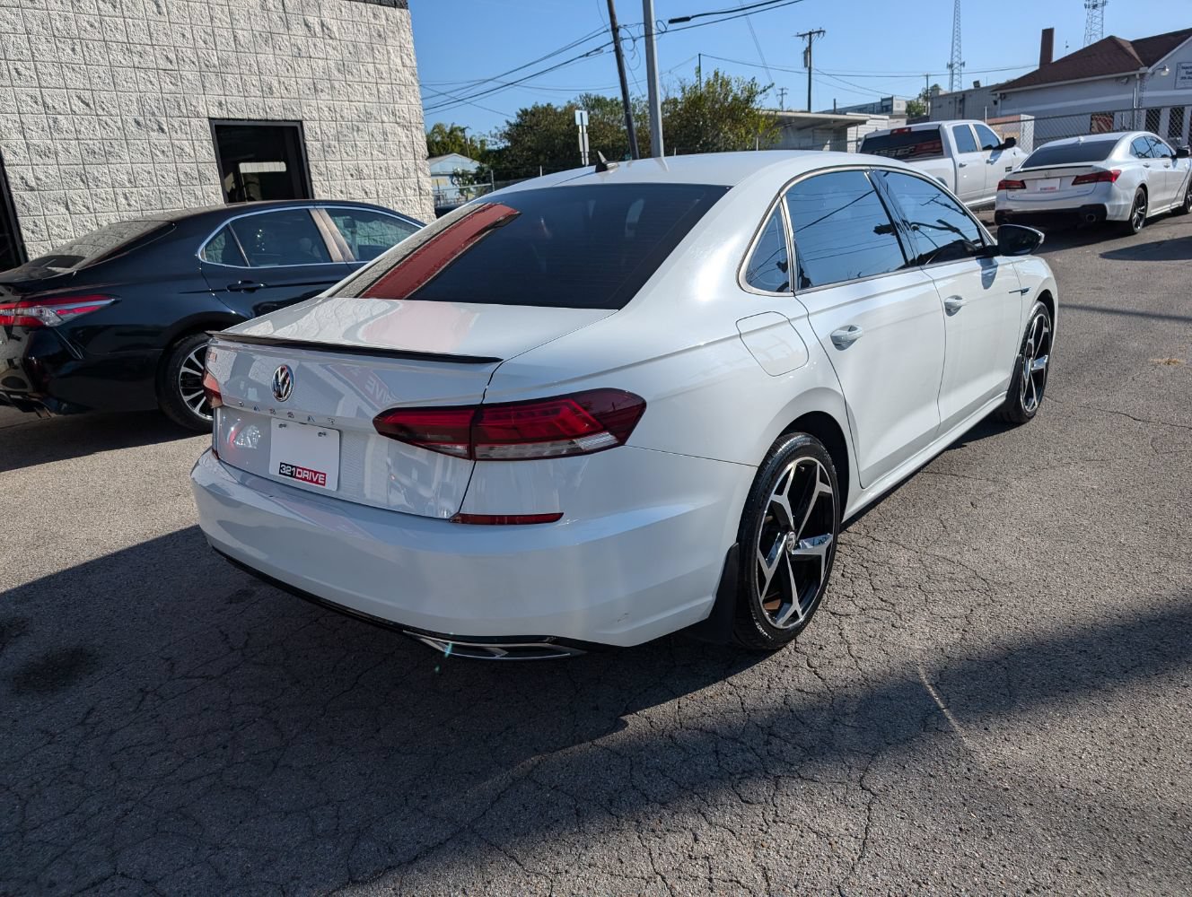 Used 2022 Volkswagen Passat 2.0T R-Line FWD image 6