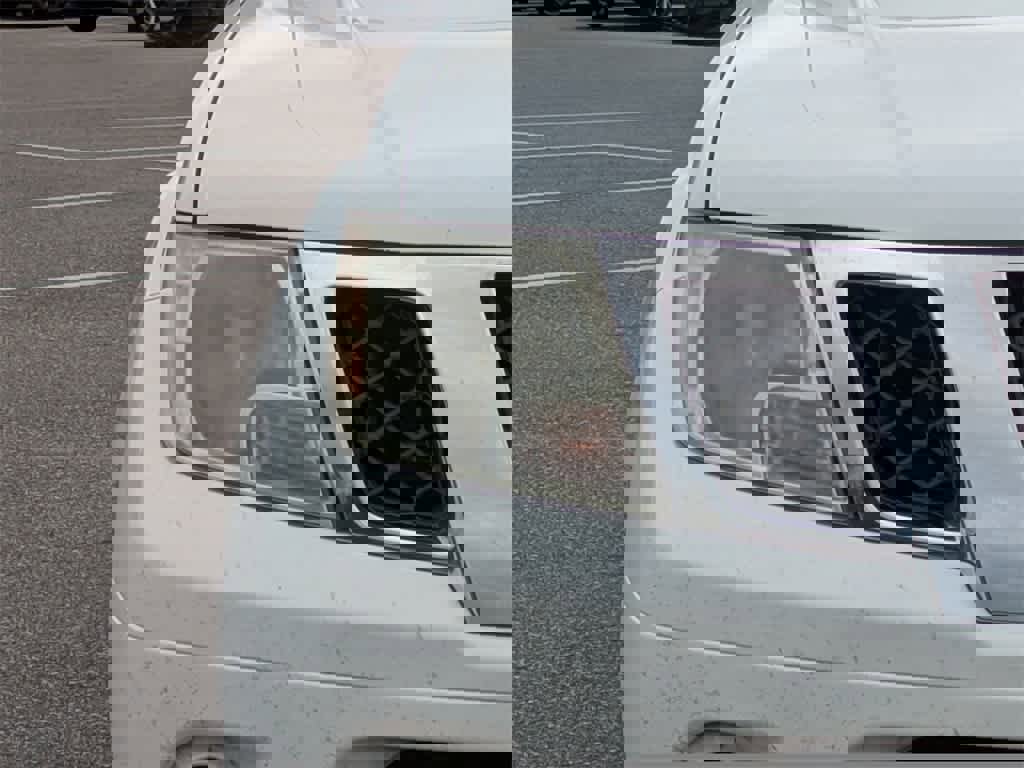 Used 2015 Nissan Frontier SV w/ SV Value Truck Package image 9