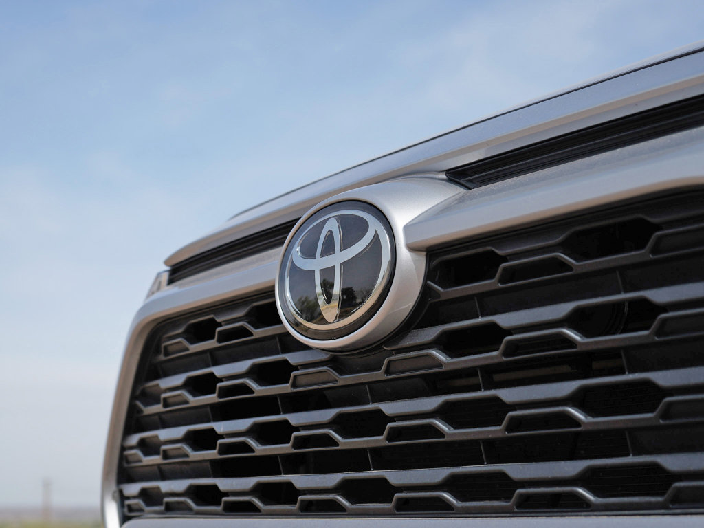 Used 2024 Toyota RAV4 XLE image 2