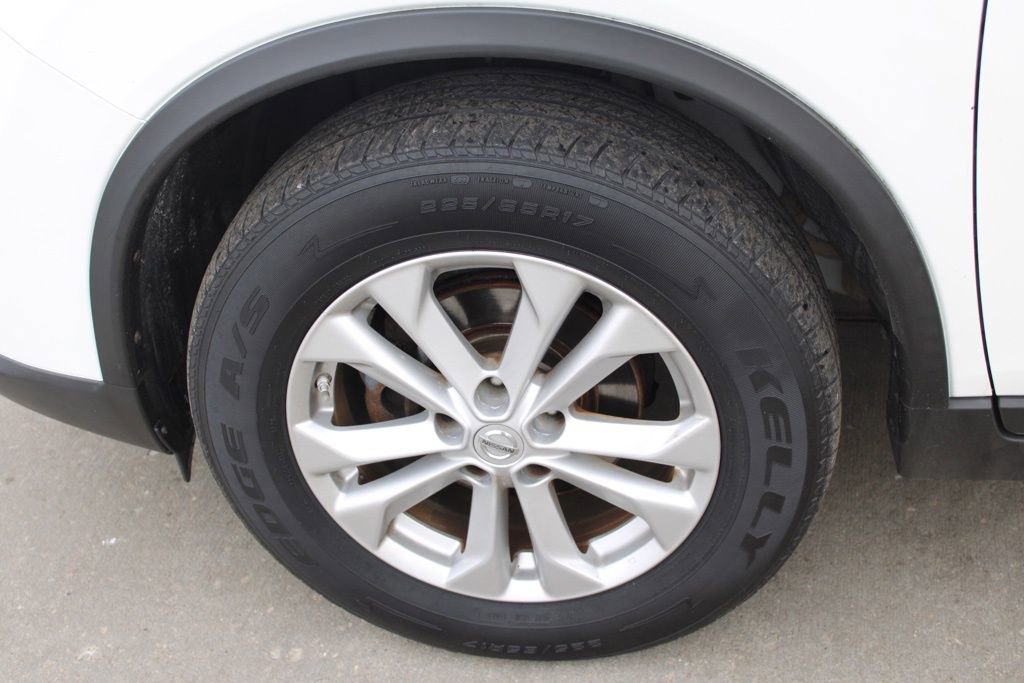 Used 2016 Nissan Rogue SV image 12