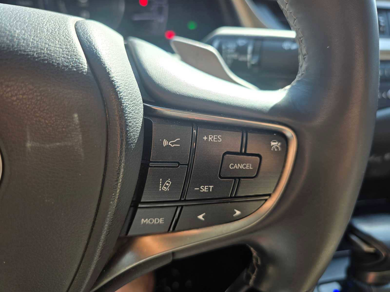 Used 2019 Lexus ES 300h image 33