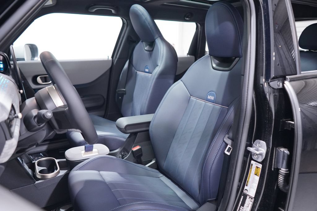 New 2026 MINI Cooper 4-Door Hardtop FWD image 7