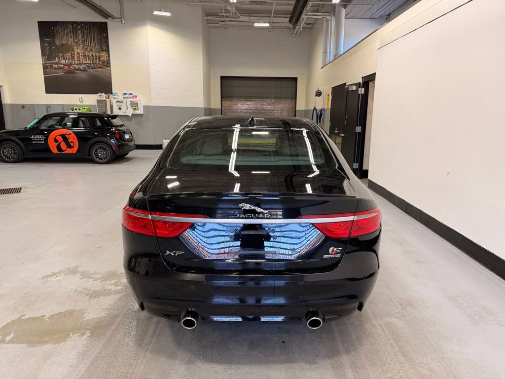 Used 2016 Jaguar XF S image 4
