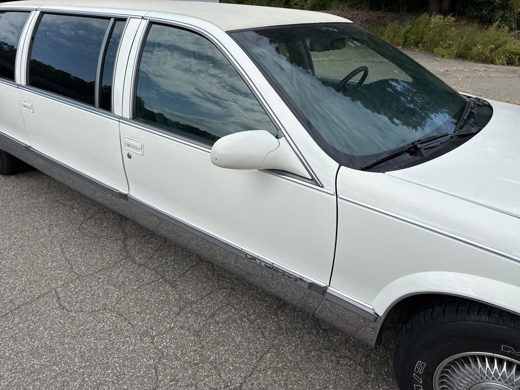 Used 1995 Cadillac Fleetwood Brougham image 39