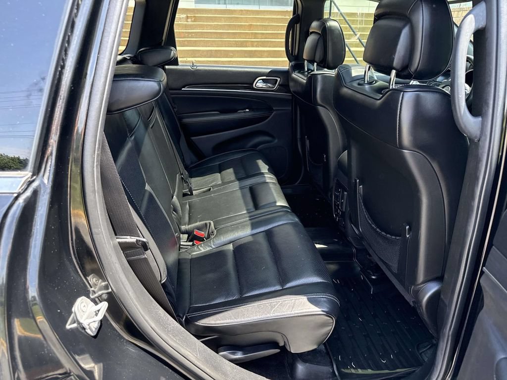 Used 2017 Jeep Grand Cherokee Overland AWD/4WD image 11
