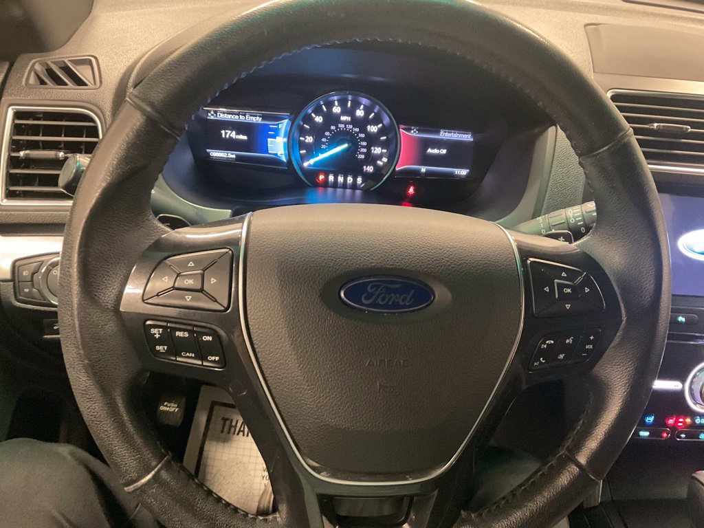 Used 2017 Ford Explorer Limited w/ Equipment Group 301A AWD/4WD image 7