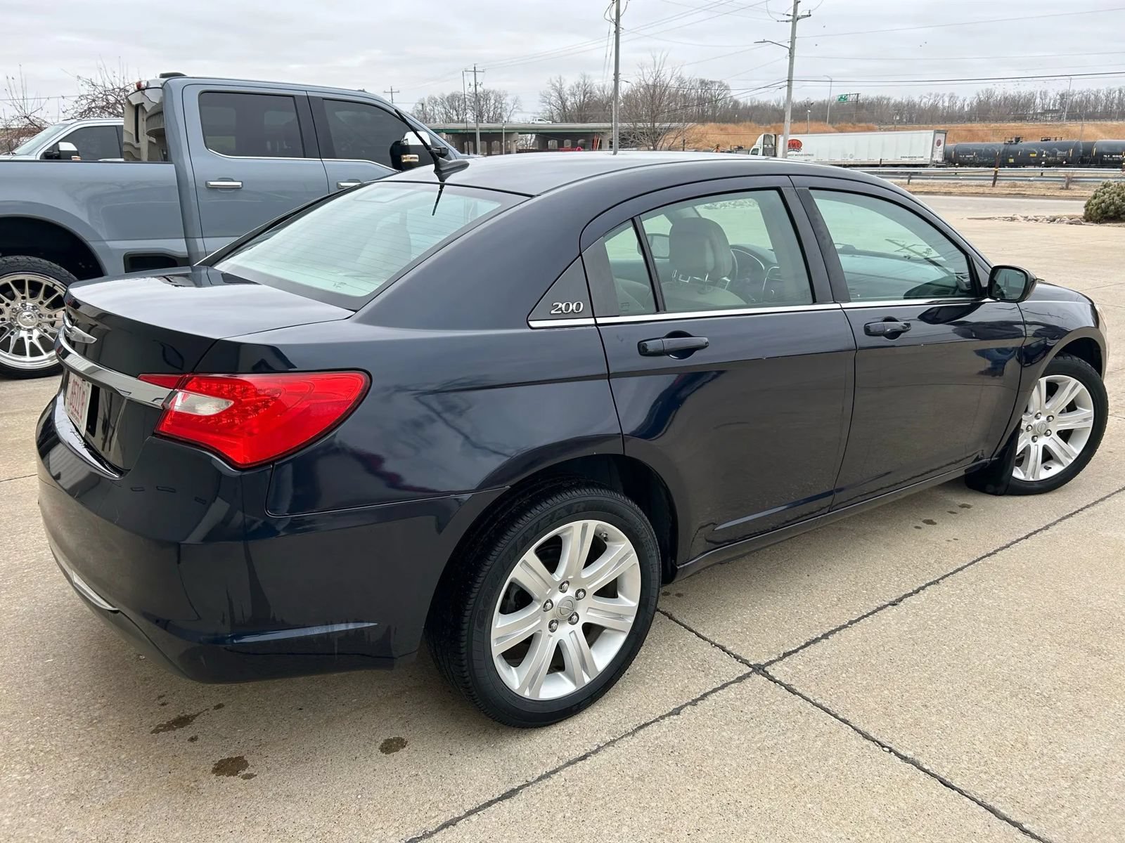 Used 2012 Chrysler 200 Touring w/ Cold Weather Group FWD image 6