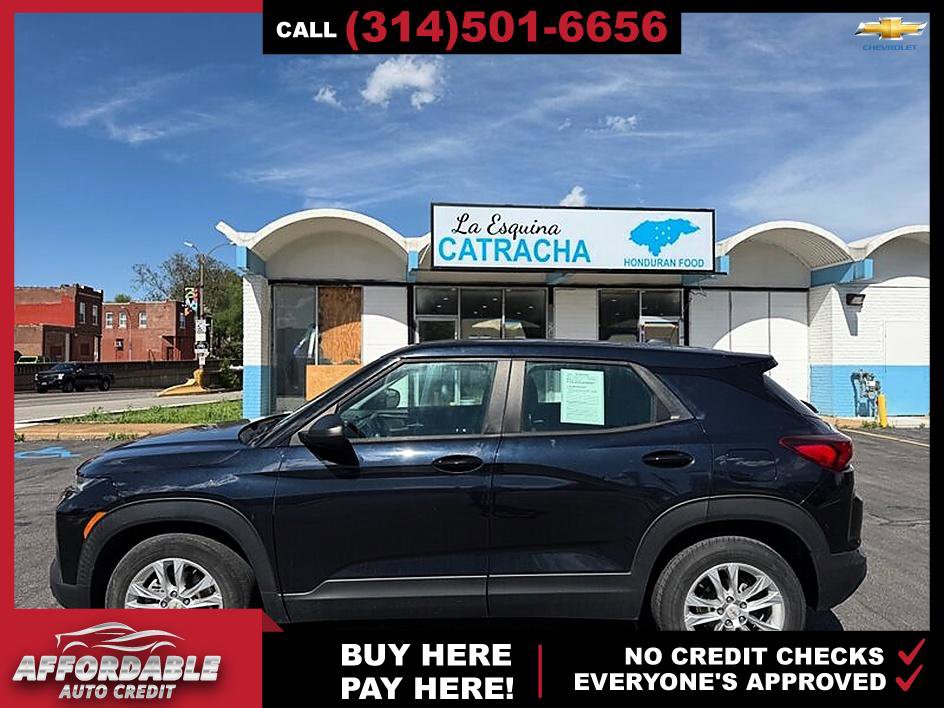 Used 2021 Chevrolet TrailBlazer LS FWD image 2