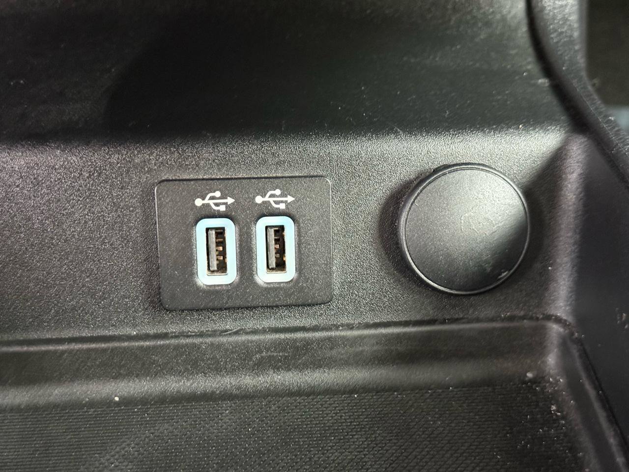 Used 2020 Ford Fusion Titanium image 26