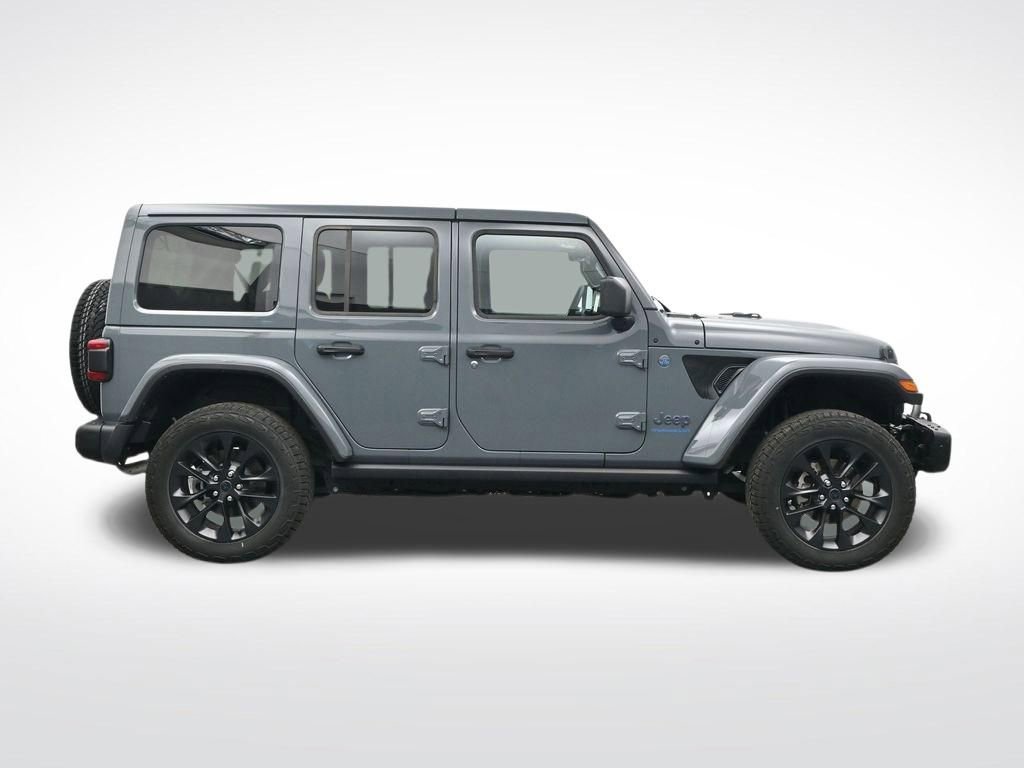 Used 2025 Jeep Wrangler Sahara 4xe image 4