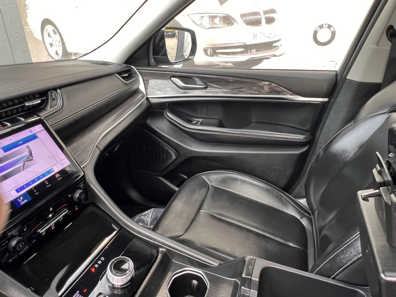 Used 2024 Jeep Grand Cherokee L Limited image 22