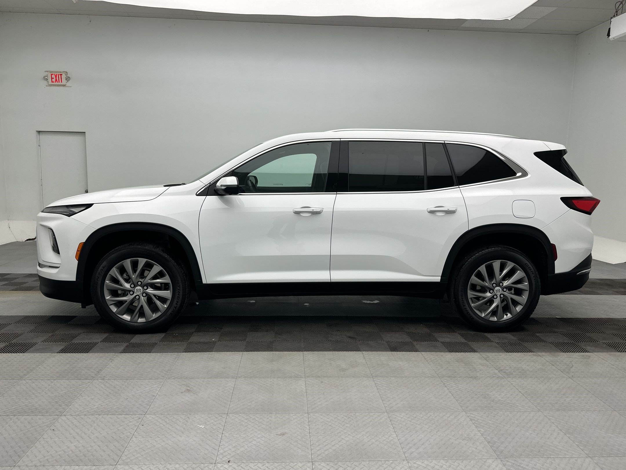 Certified 2025 Buick Enclave Preferred w/ Power Package AWD/4WD image 2
