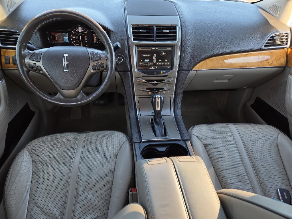 Used 2011 Lincoln MKX 2WD w/ 101A Rapid Spec Order Code image 24