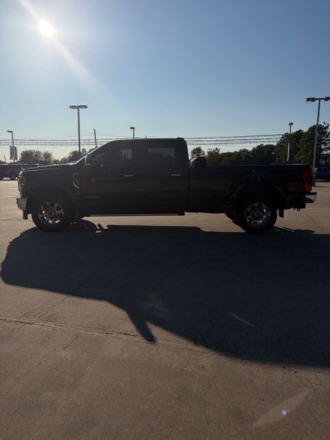 Used 2022 Ford F350 Lariat w/ Lariat Ultimate Package AWD/4WD image 2