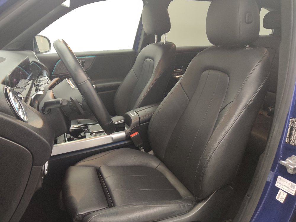 Used 2021 Mercedes-Benz GLB 250 w/ Premium Package image 17
