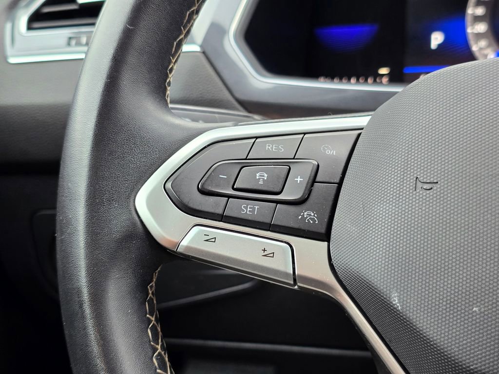 Used 2022 Volkswagen Tiguan SE image 36