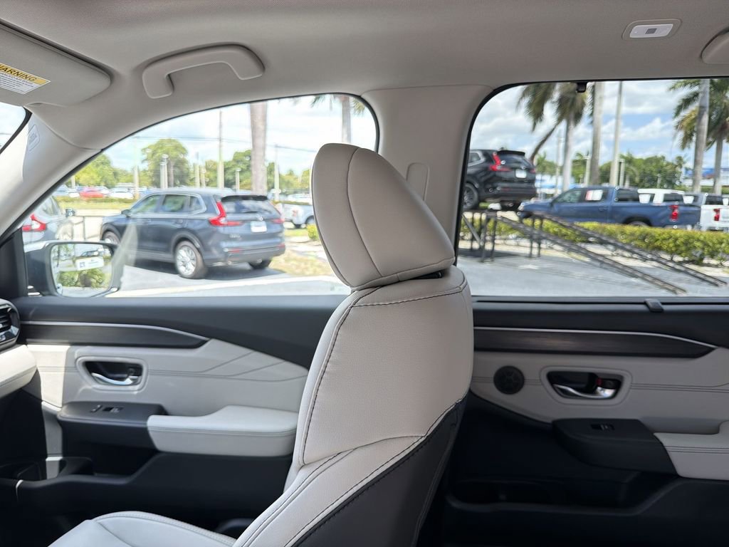 New 2026 Honda Pilot Touring image 12