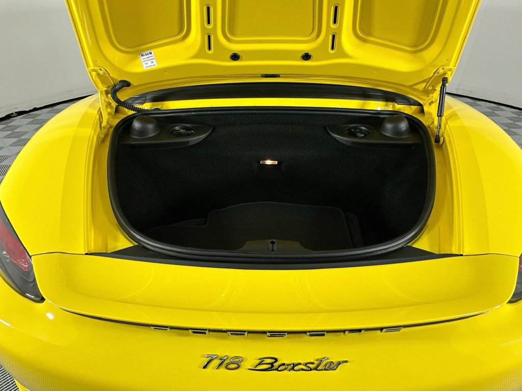 Used 2018 Porsche 718 Boxster RWD image 25