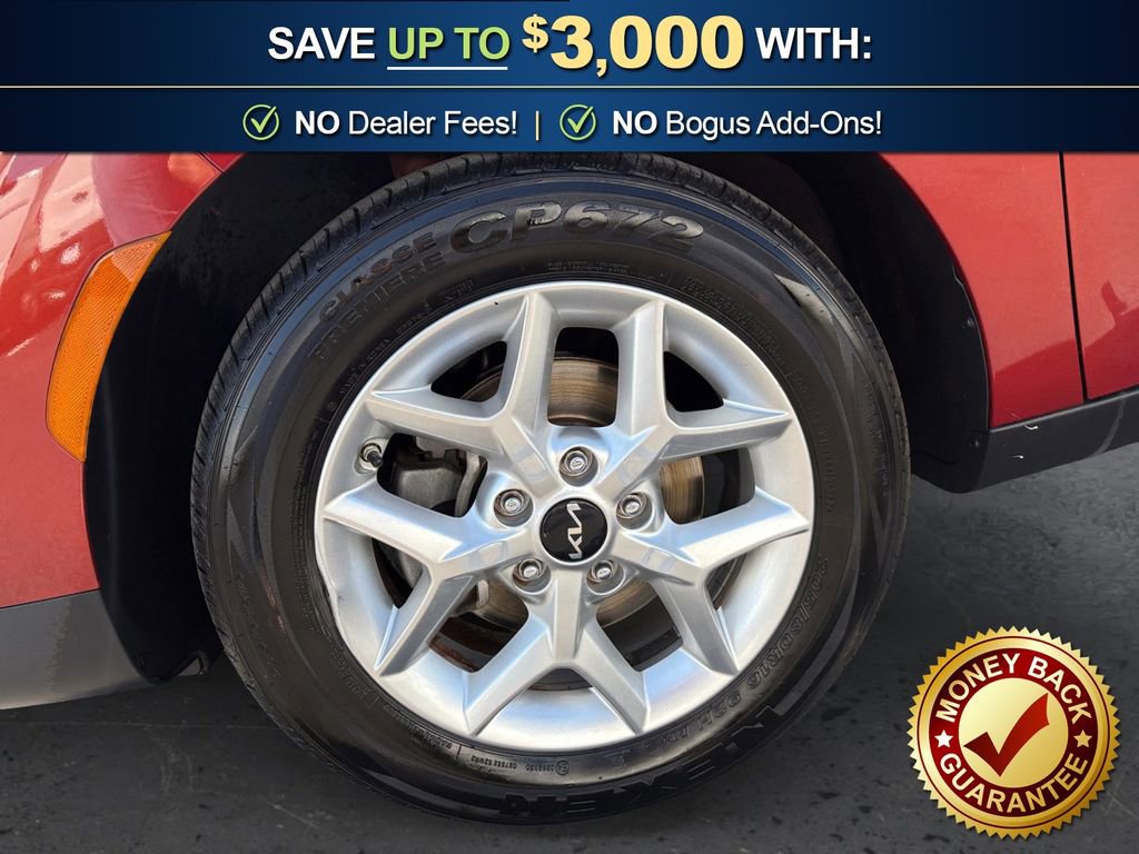 Used 2023 Kia Soul LX w/ LX Technology Package FWD image 13