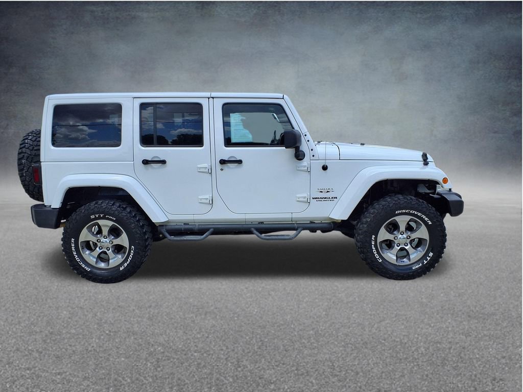 Used 2016 Jeep Wrangler Unlimited Sahara w/ Connectivity Group AWD/4WD image 9