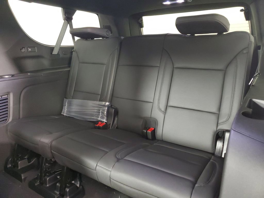 New 2026 Chevrolet Suburban LT image 13