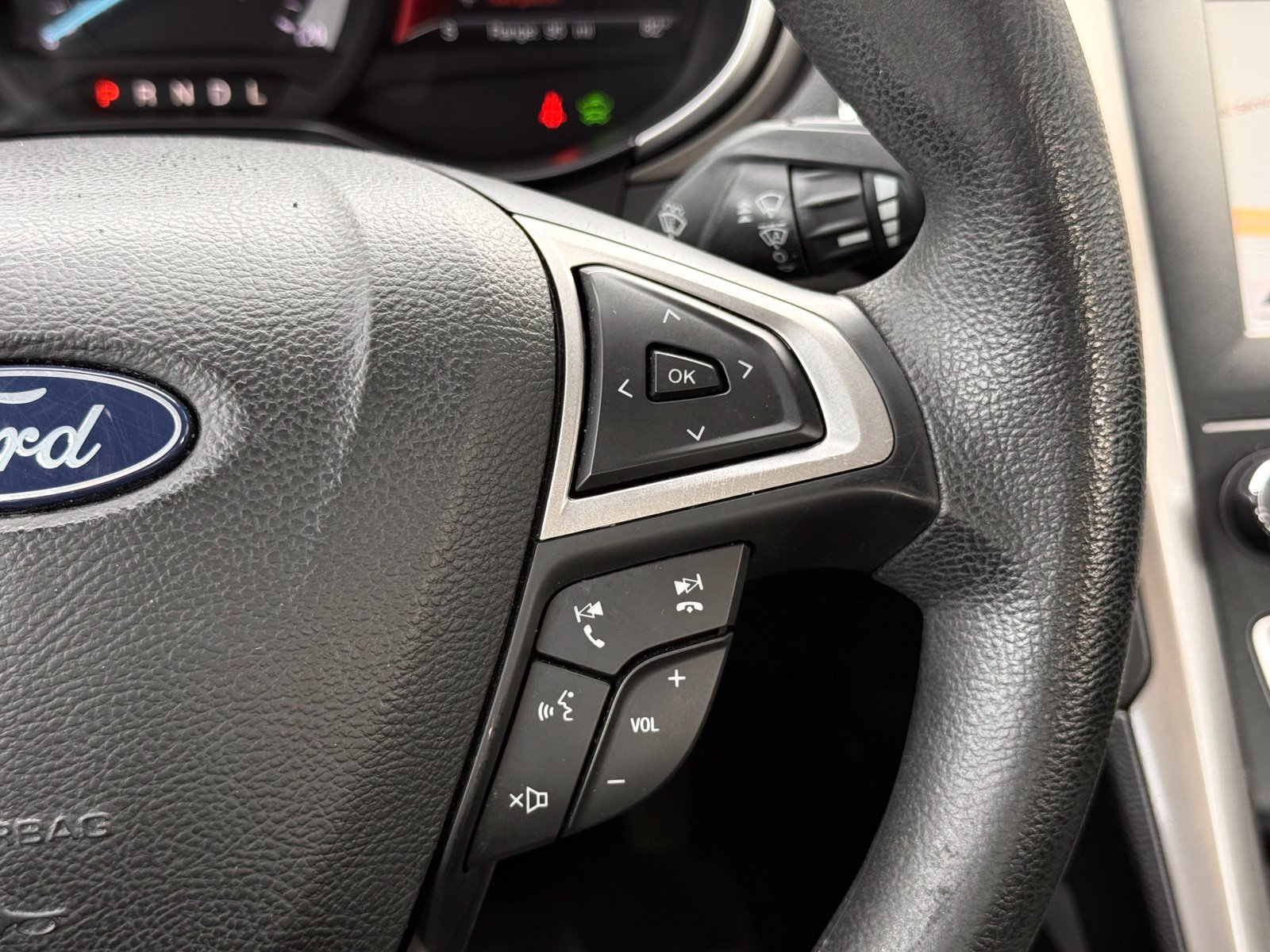 Used 2019 Ford Fusion SE FWD image 25