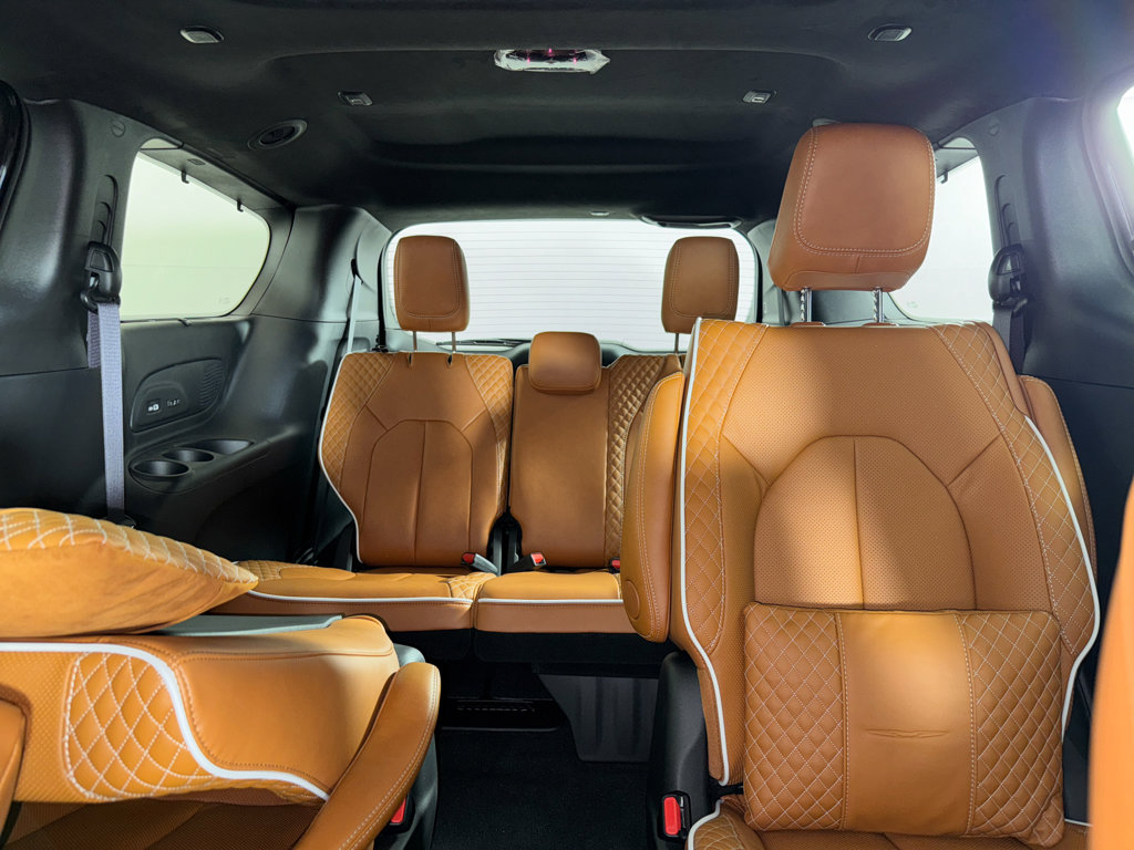 New 2026 Chrysler Pacifica Pinnacle image 12