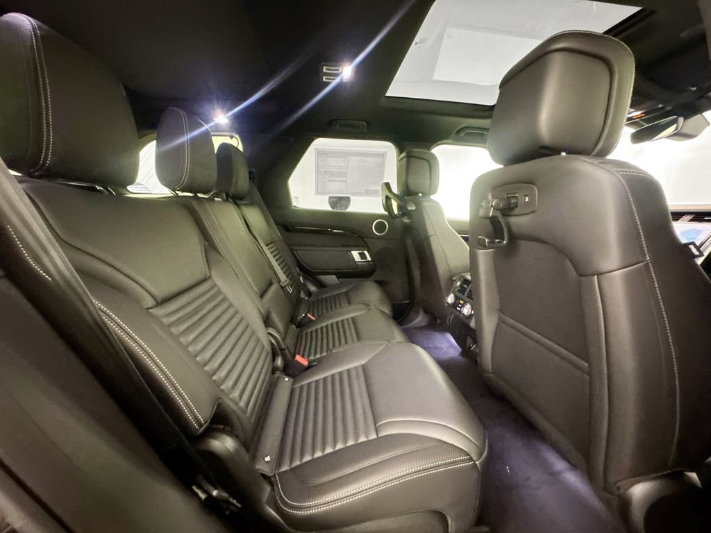 New 2026 Land Rover Discovery S AWD/4WD image 26