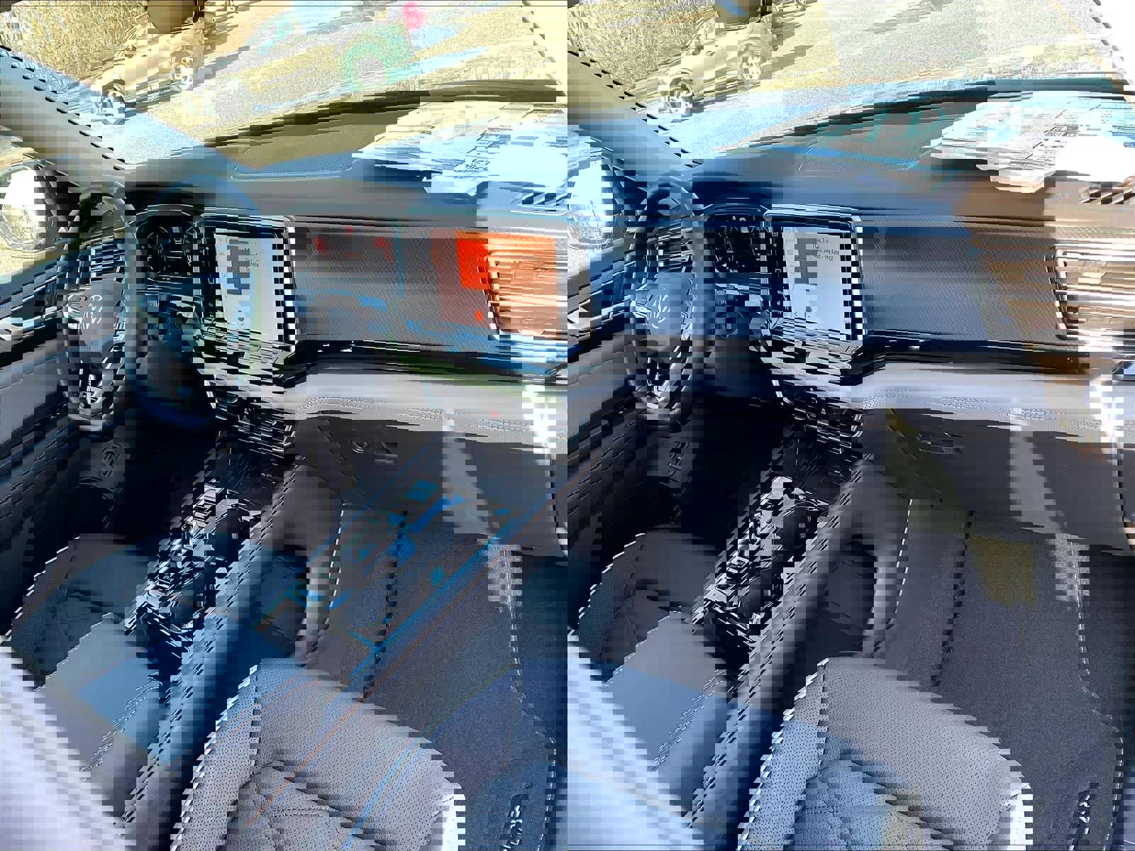 New 2026 Volkswagen Atlas Peak Edition image 9