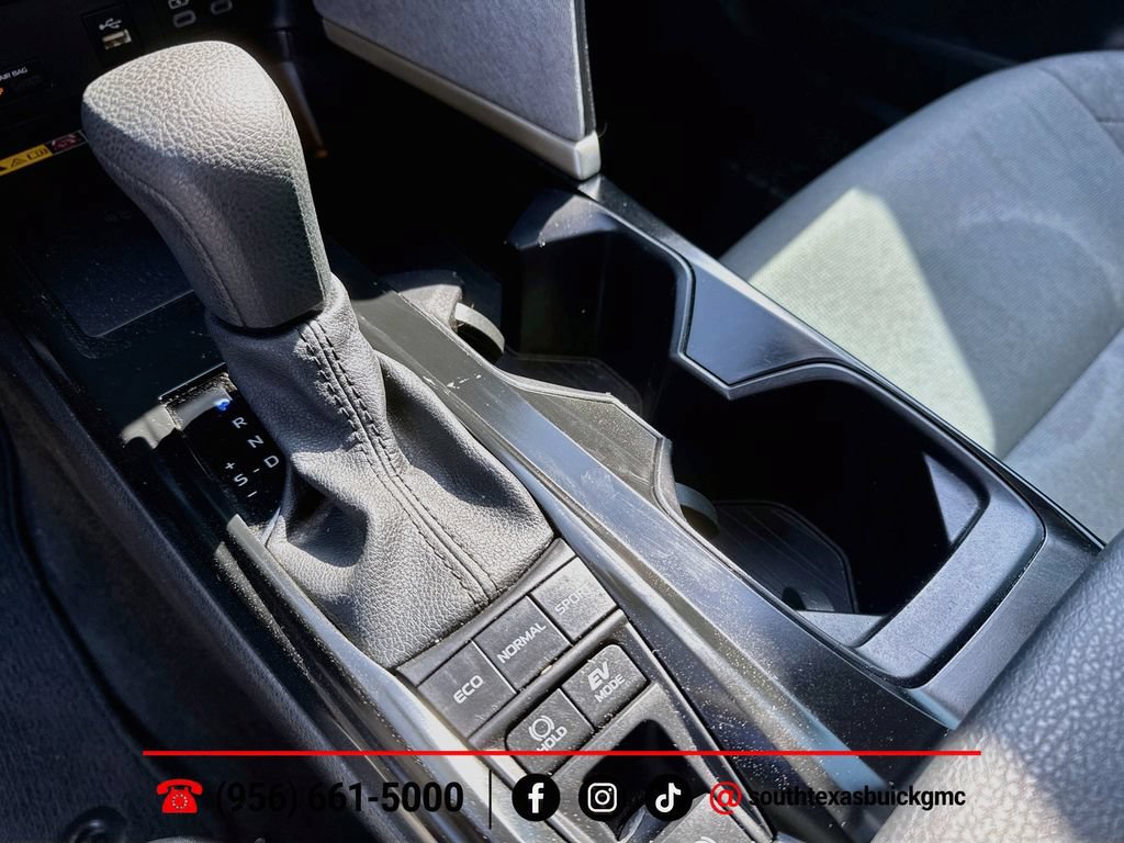 Used 2025 Toyota Camry LE w/ Convenience Package FWD image 19