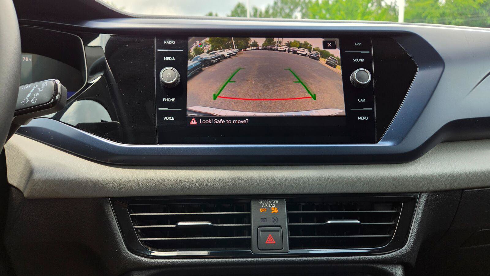 Certified 2023 Volkswagen Taos SE w/ Panoramic Sunroof Package FWD image 32