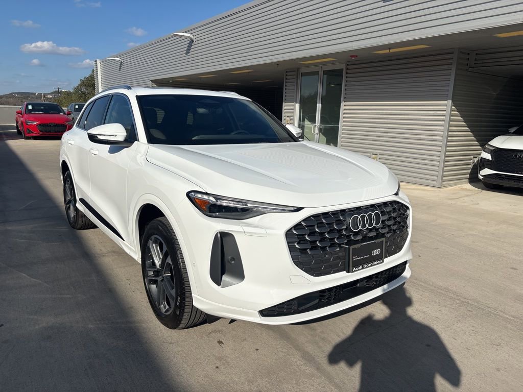 Certified 2025 Audi Q5 Premium Plus w/ Premium Plus image 3