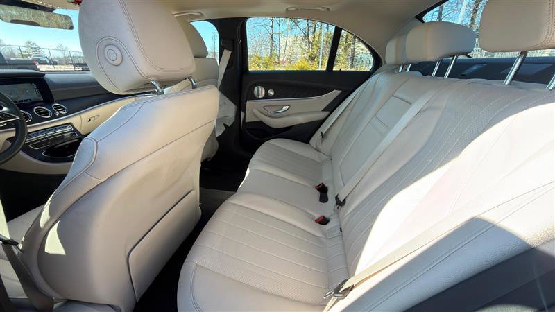 Used 2022 Mercedes-Benz E 350 4MATIC Sedan w/ Driver Assistance Package image 21