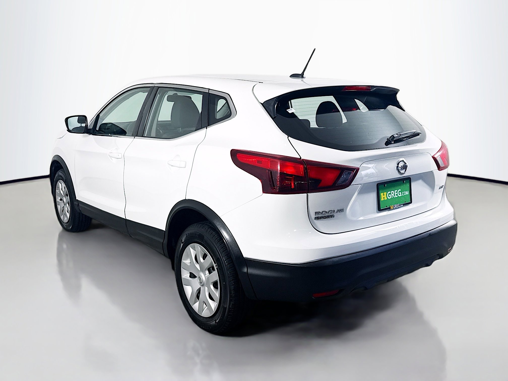 Used 2019 Nissan Rogue Sport S image 7