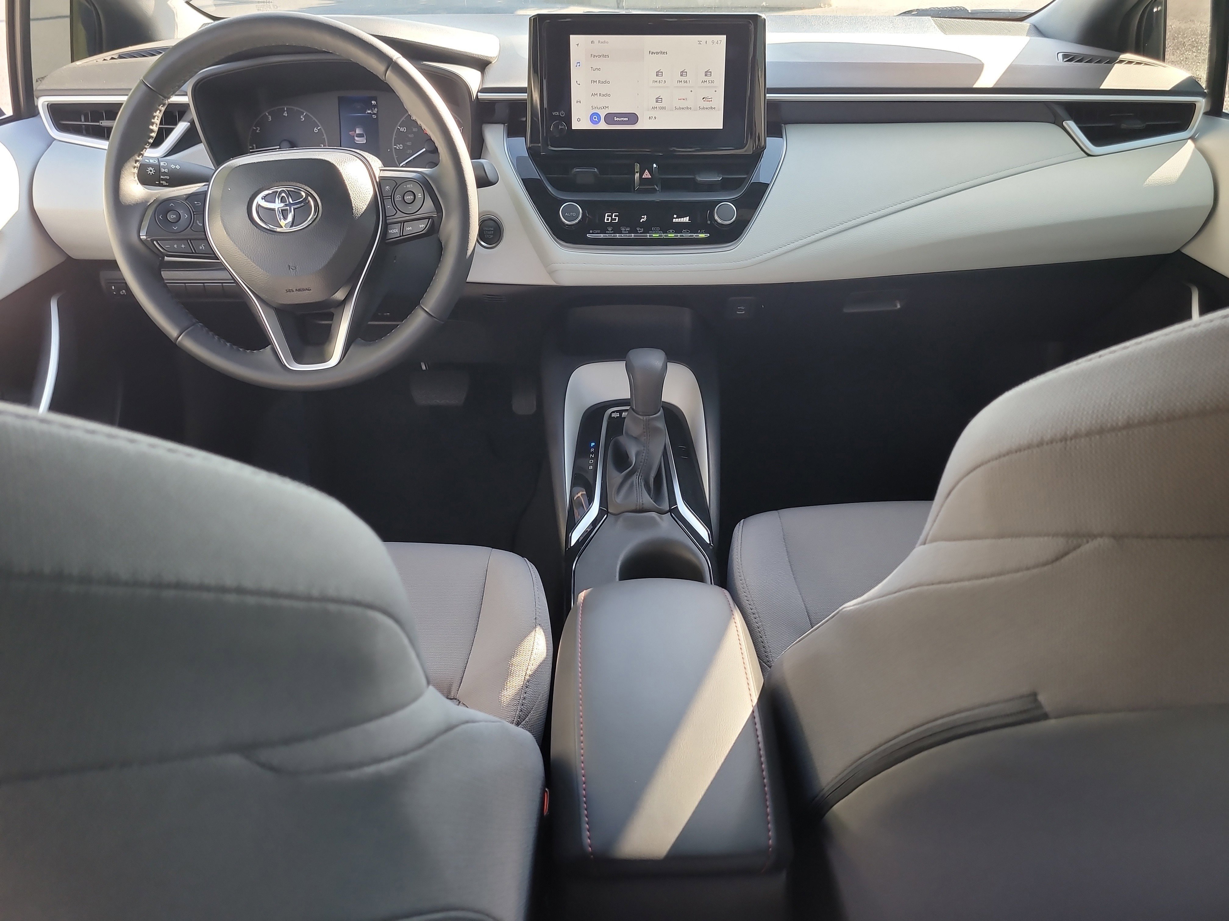 Certified 2025 Toyota Corolla SE w/ Convenience Package image 14